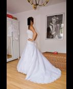 Suknia ślubna Annais,model KATE,koronkowa z trenem,rozmiar 36,biała